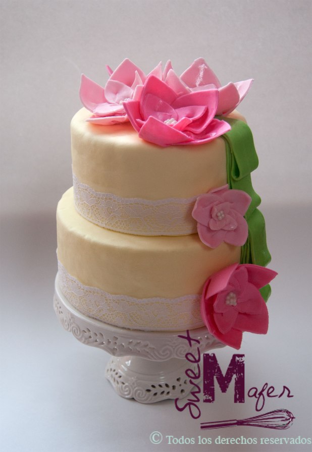 torta-con-flores-tipo-loto