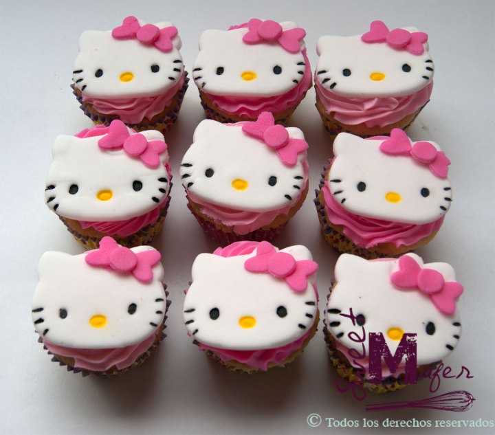 hello-kitty-cupcakesa