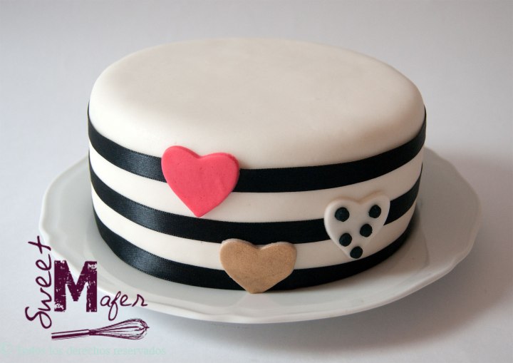 torta-rayas-y-corazones