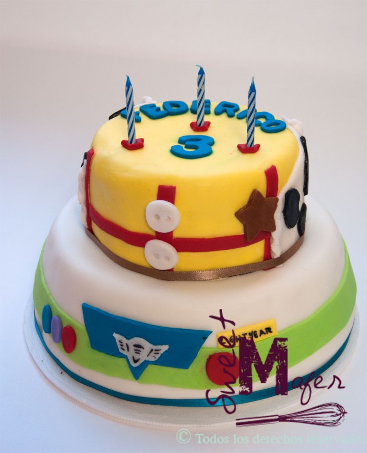 woody-and-buzz-cake