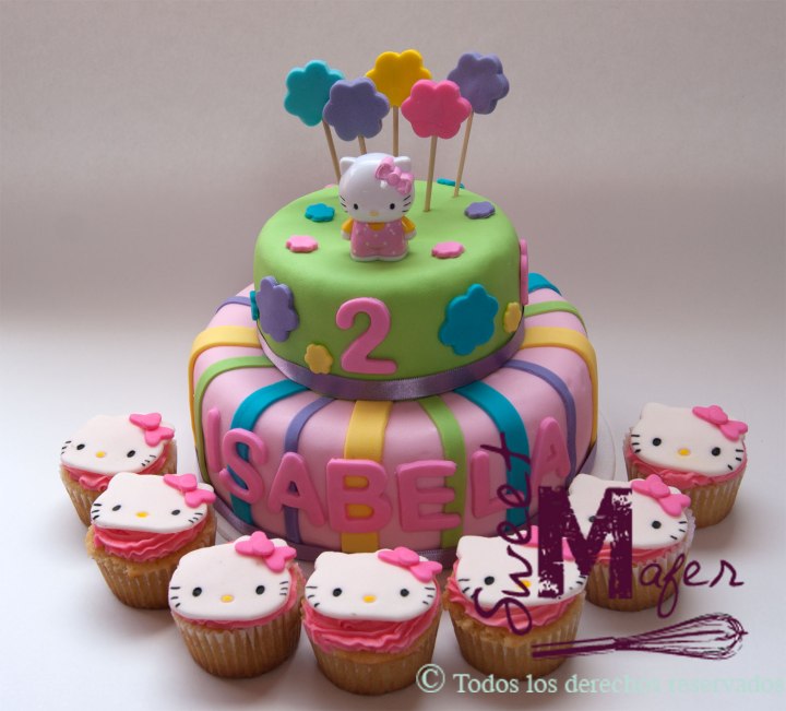torta-kitty-y-cupcakes-isabela