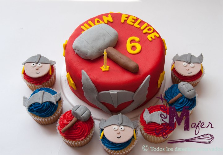 thor-cupcakes-and-cake