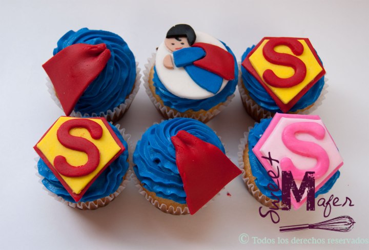 supereman-cupcakes