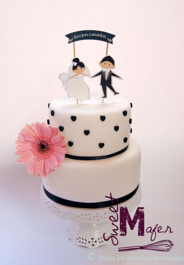 torta-corazoncitos-novios-papel