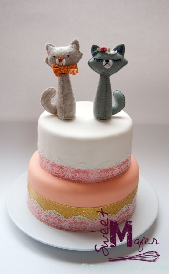 torta-encaje-y-cintas