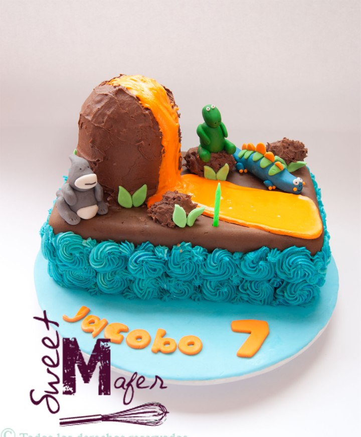 torta-volcan-y-dinos