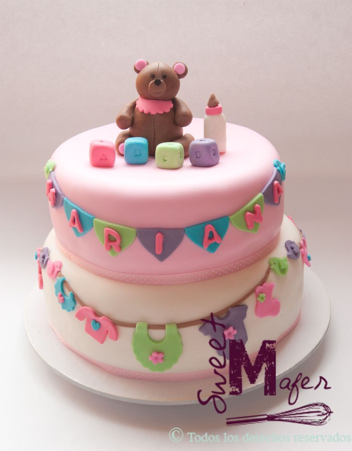 torta-baby-shower-oso-y-ropa