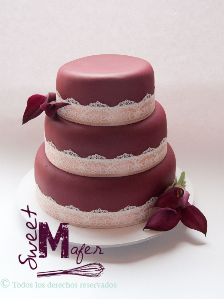 torta-vino-con-encaje