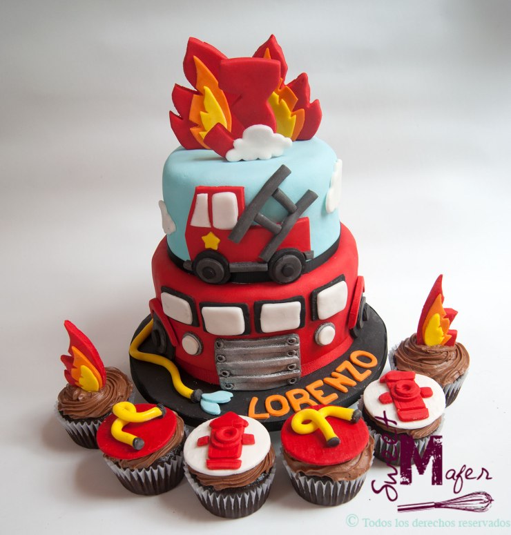 torta-y-cupcakes-bombero