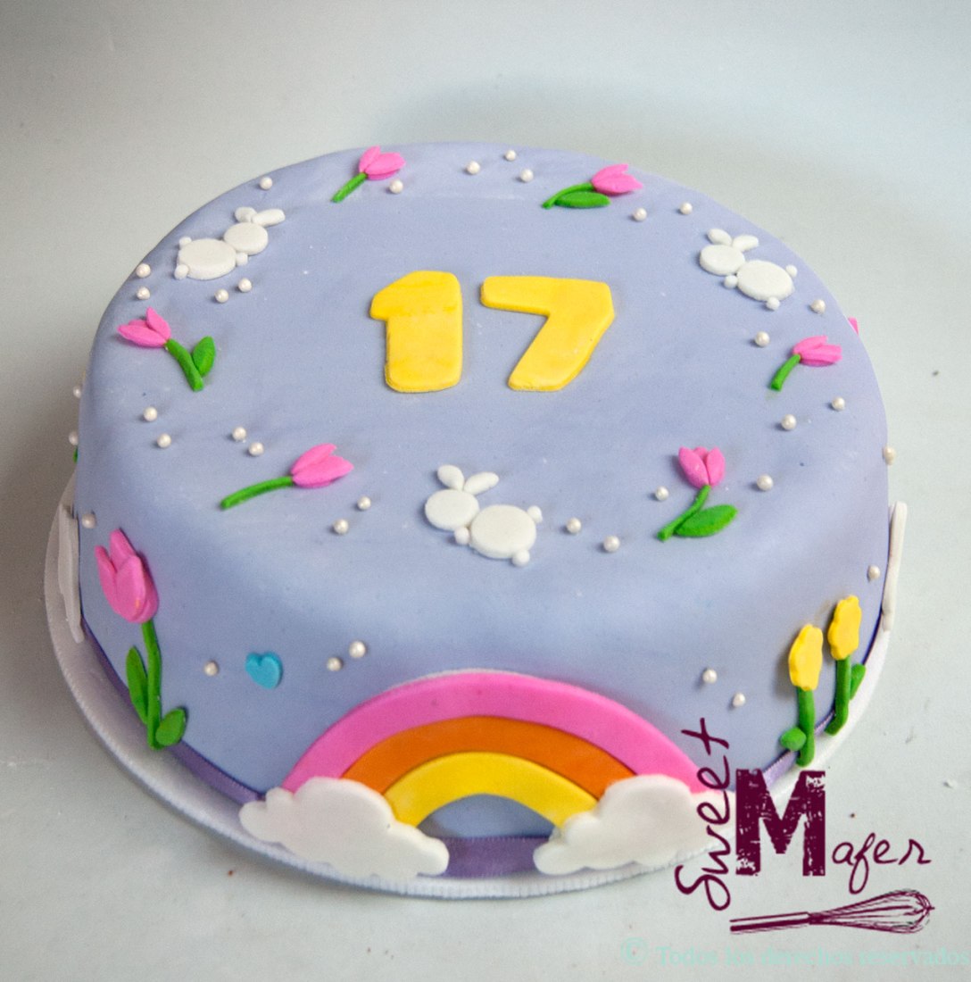 Torta arcoiris y conejos